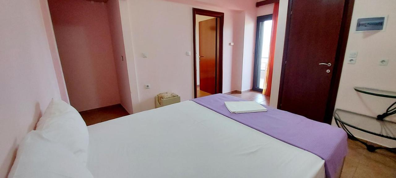 Golden View Apartments Myrina Limnos ภายนอก รูปภาพ
