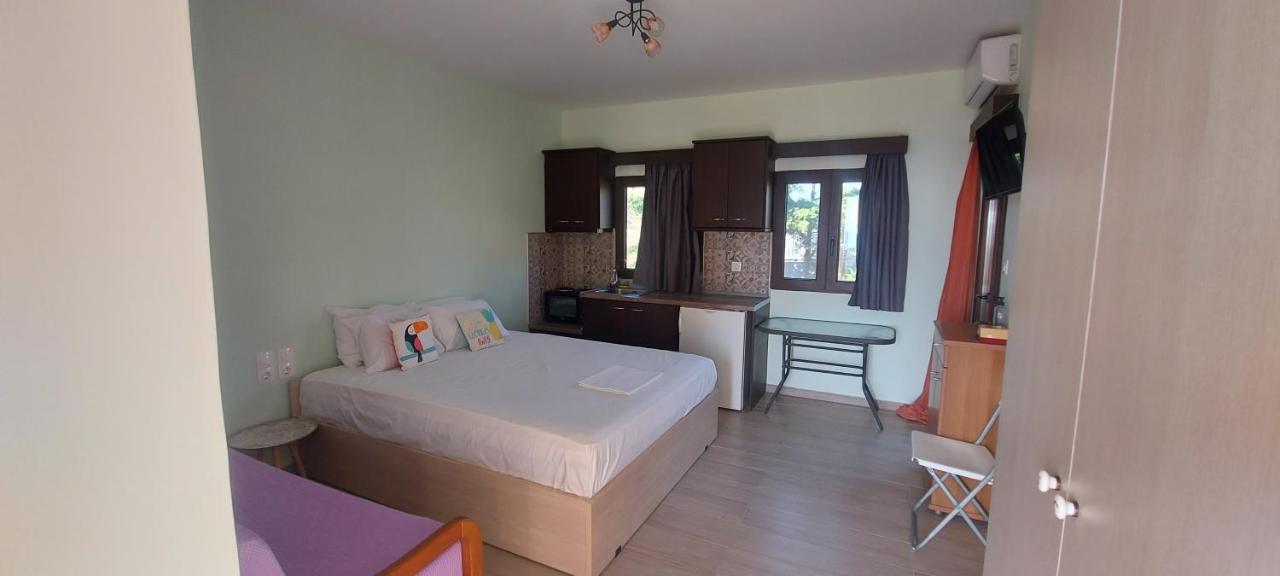 Golden View Apartments Myrina Limnos ภายนอก รูปภาพ