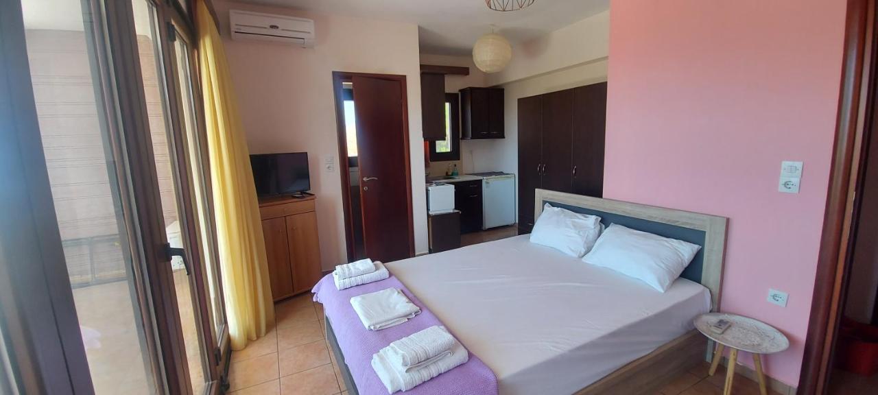 Golden View Apartments Myrina Limnos ภายนอก รูปภาพ